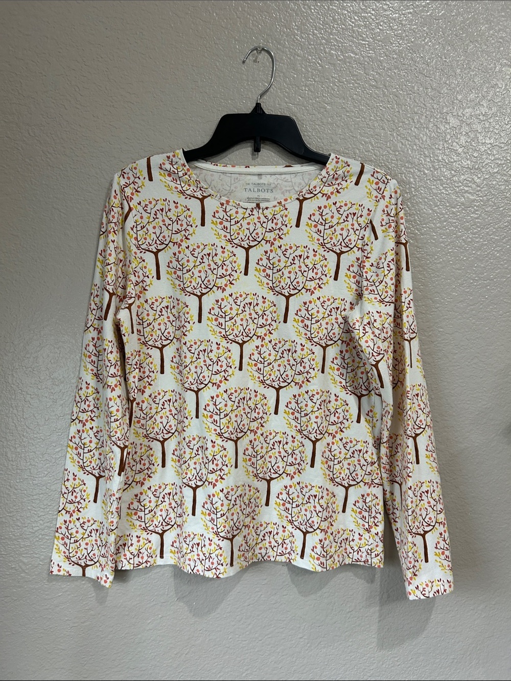 Talbots Cream Long Sleeve Tee Multicolor Tree Motif Sz M Comfy Casual TC0515